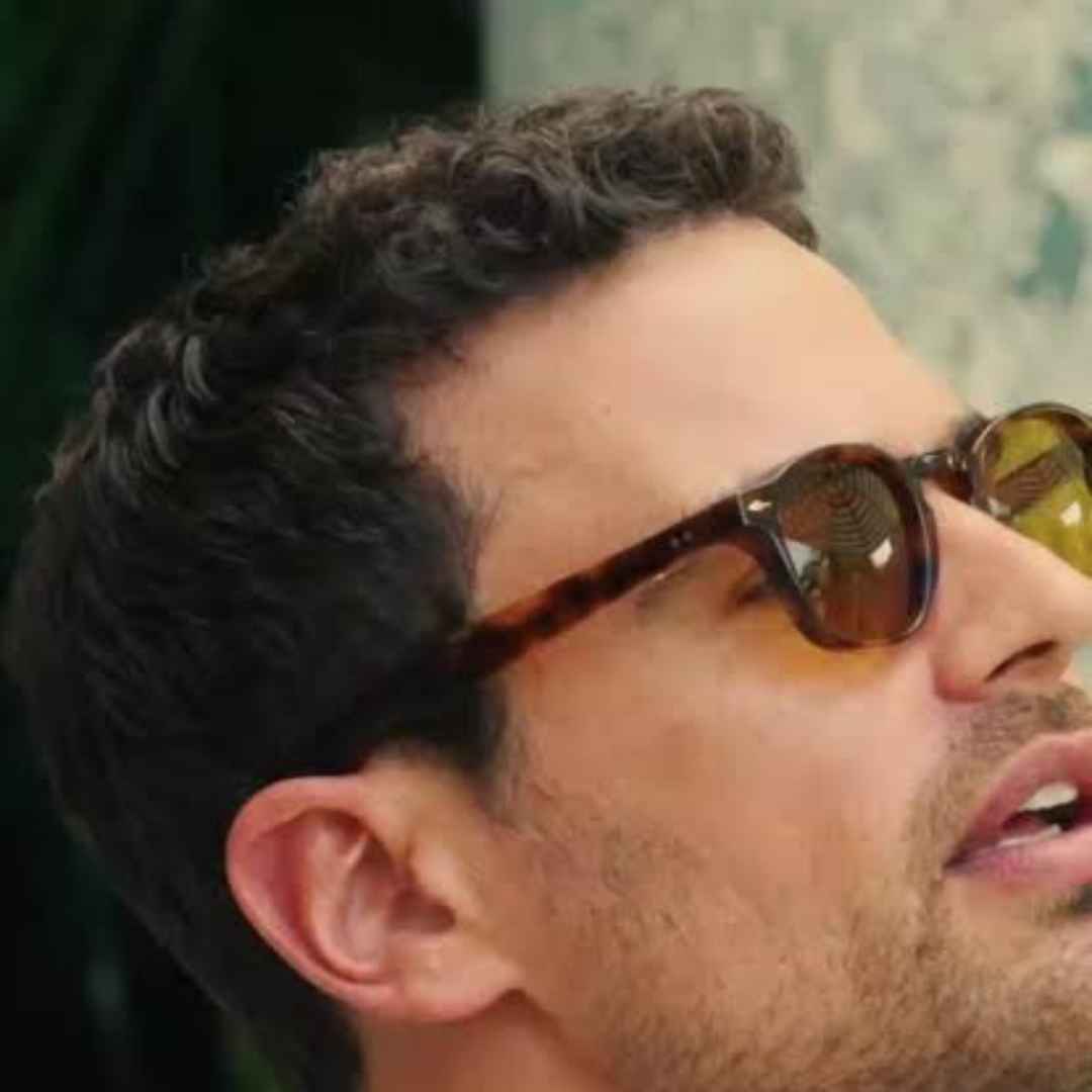 Theo James wearing the Cutler Gross 1420 sunglasses in the Gentlemen Season 2
